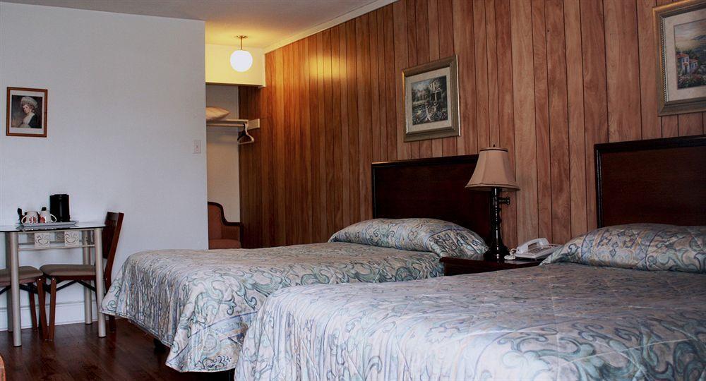Lake City Motel Dartmouth Exterior photo