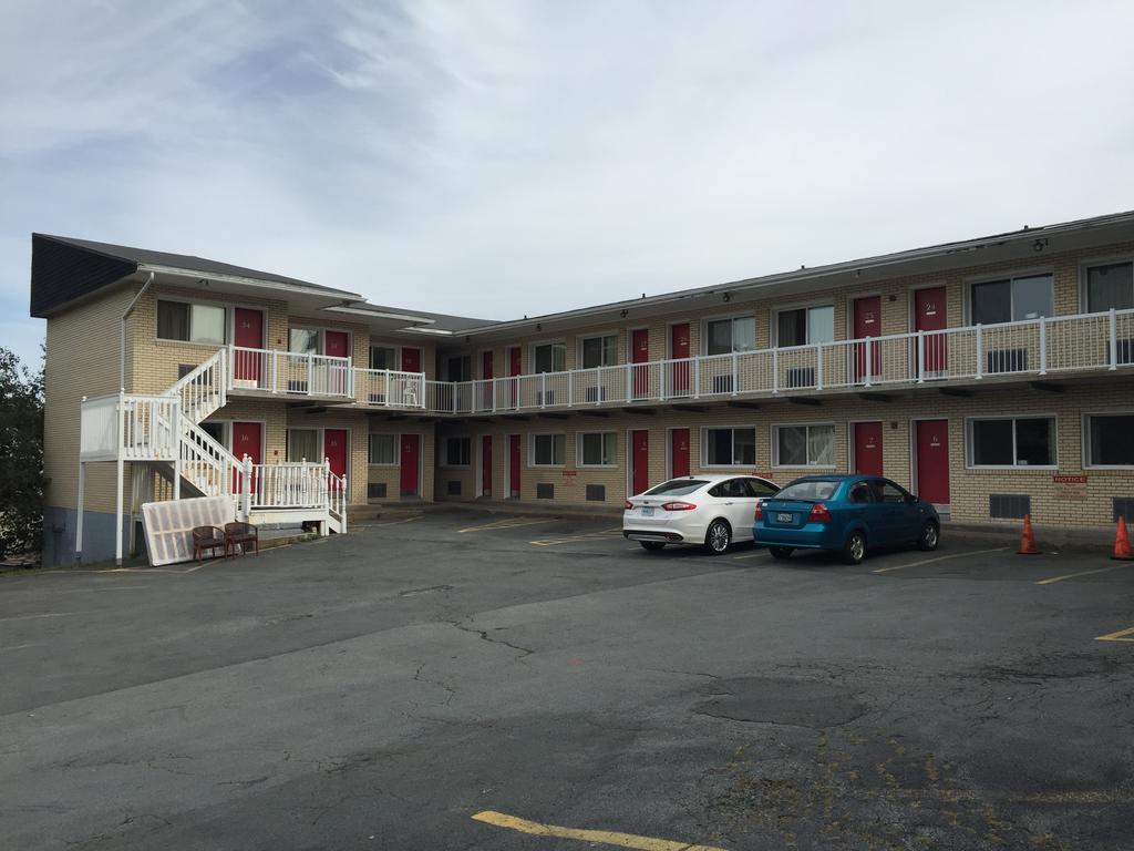 Lake City Motel Halifax Exterior photo