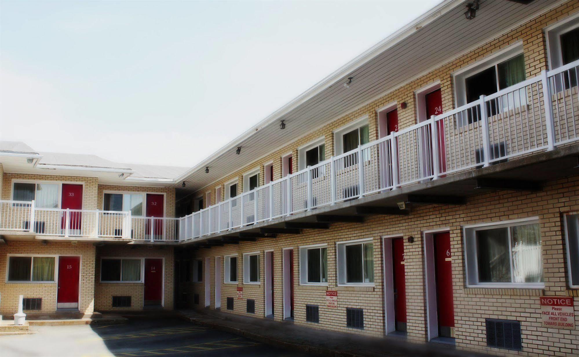 Lake City Motel Halifax Exterior photo