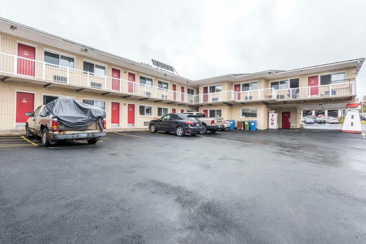 Lake City Motel Halifax Exterior photo